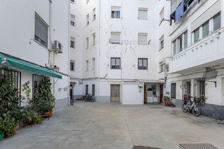 Piso en venta en Crta. De la Sierra en Granada