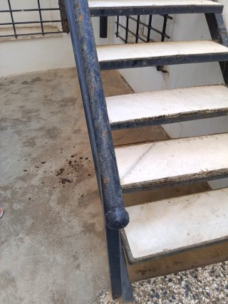 Escalera metálica exterior