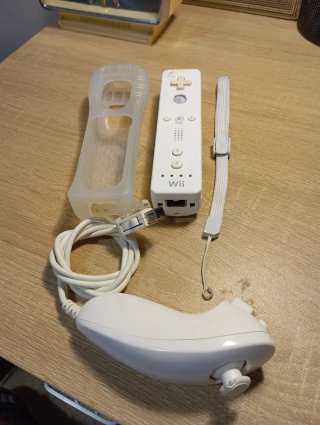 Mando Wii + Nunchuk + Funda