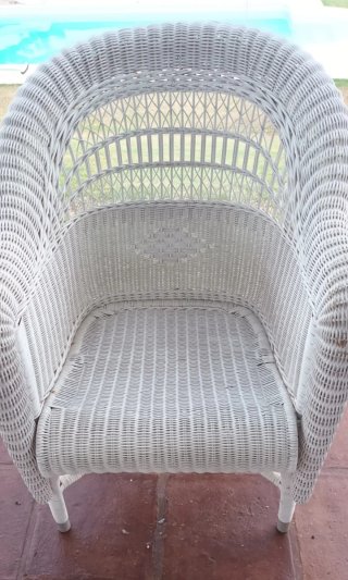 Preciosos sillones de mimbre blancos