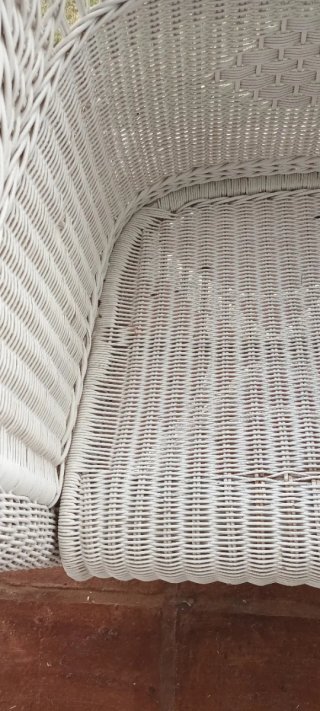 Preciosos sillones de mimbre blancos