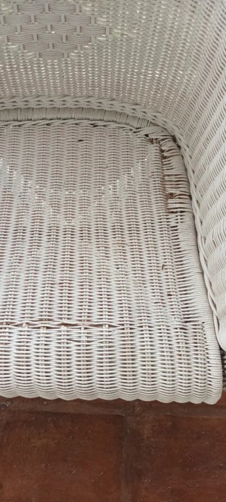 Preciosos sillones de mimbre blancos