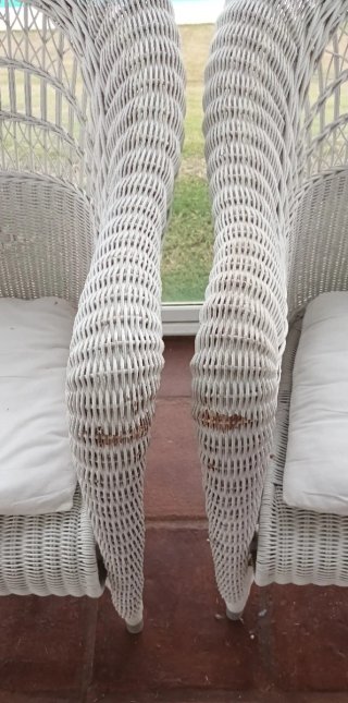 Preciosos sillones de mimbre blancos