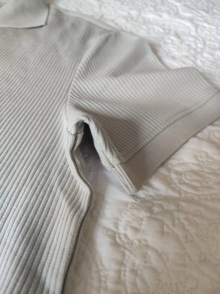 Polo Zara gris de canalé