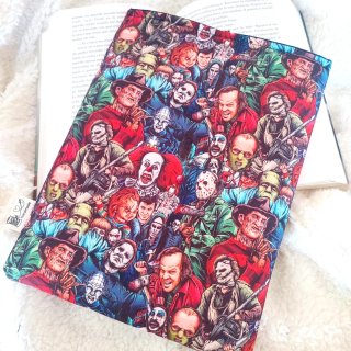 Funda libro personajes terror