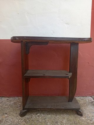 Mesa auxiliar madera maciza artesanal