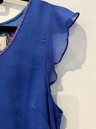 Vestido azul con flores bordadas talla 42