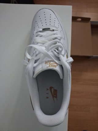 Nike Air Force 1 Blancas y Doradas