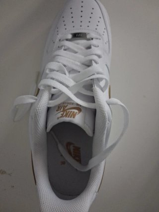 Nike Air Force 1 Blancas y Doradas