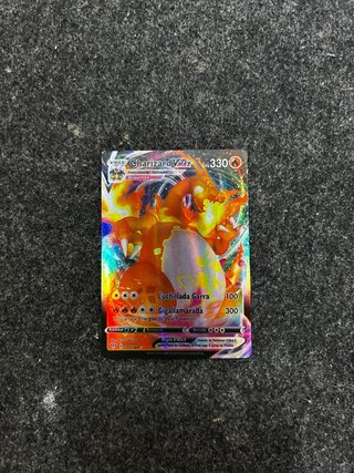 Carta Pokémon Charizard VMAX Gigantamax