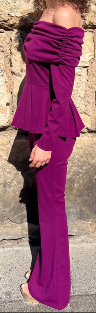 Conjunto de pantalón y top, color buganvilla.