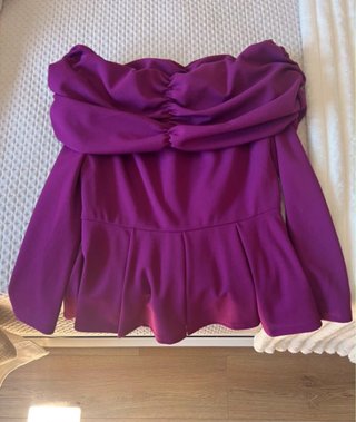 Conjunto de pantalón y top, color buganvilla.