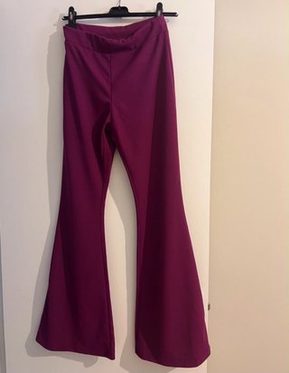 Conjunto de pantalón y top, color buganvilla.
