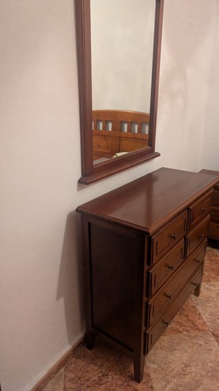 Armario  espejo Comoda  Mesas de noche Cabecero