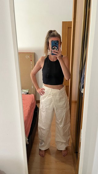 Pantalón oversize crema
