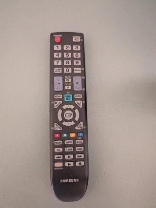TV Samsung 32" HD (LE32C450) + Mando a distancia