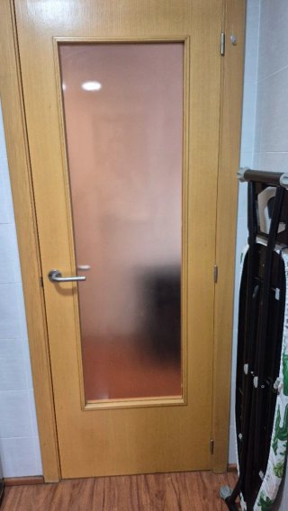 Puerta de cocina madera y cristal
