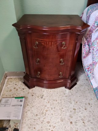 Cómoda vintage de madera de caoba