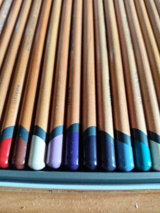 Lápices de colores Derwent Lightfast 36