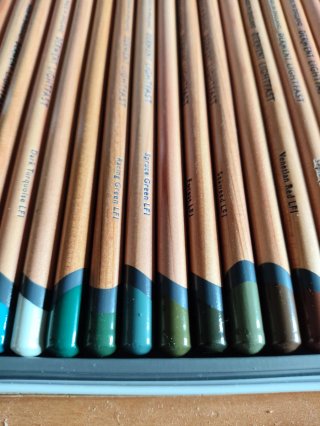 Lápices de colores Derwent Lightfast 36
