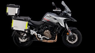 QJ MOTOR SRT 700 Adventure Moto