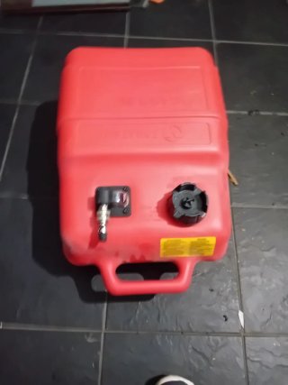 Depósito de combustible para barco rojo de20 li