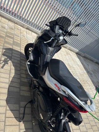 Aprilia SR GT 125cc Scooter Negra