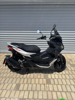 Aprilia SR GT 125cc Scooter Negra