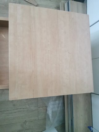 Mesita de noche de madera