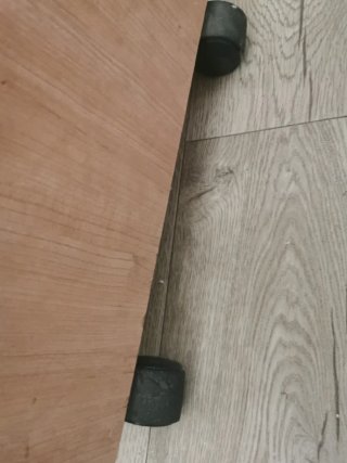 Mesita de noche de madera