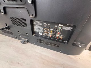 TV LG 32" Negra.