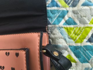 Bolso Bershka rosa corazones
