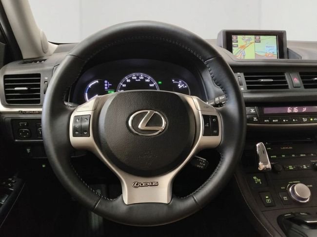 Lexus CT 2011, foto 10