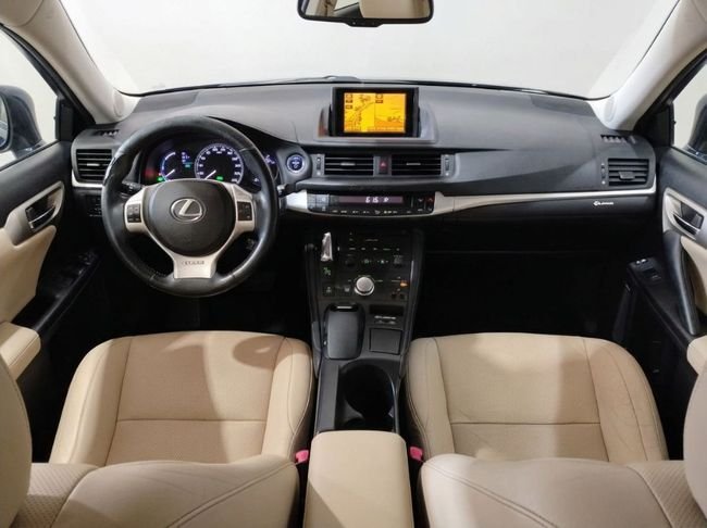 Lexus CT 2011, foto 16
