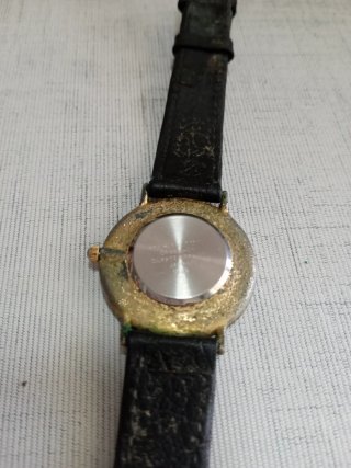 Reloj Longines Clásico Negro y Dorado