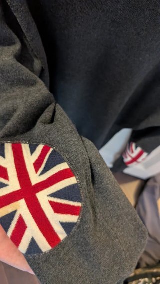 Jersey gris hombre con parches bandera UK