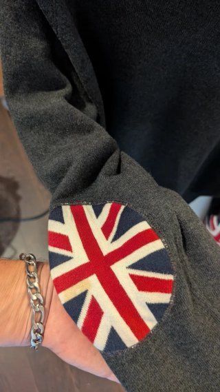 Jersey gris hombre con parches bandera UK