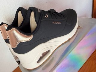 Skechers plataforma negras y doradas T38,5