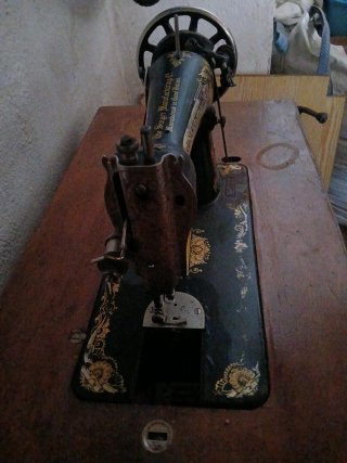 Máquina de coser Singer antigua