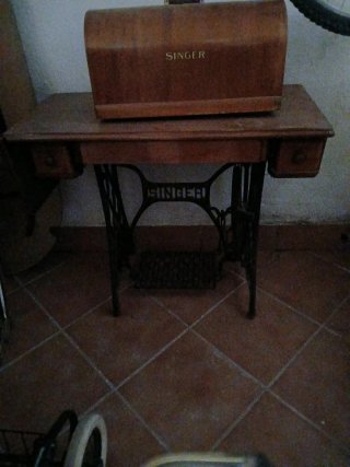 Máquina de coser Singer antigua