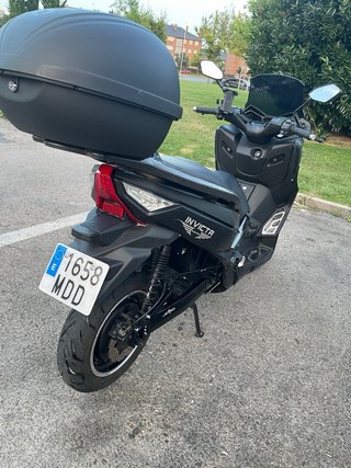 Moto Eléctrica Invicta Scooter Negra Alex storm