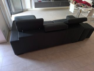 Divano angolare 4 posti + 2 pouf