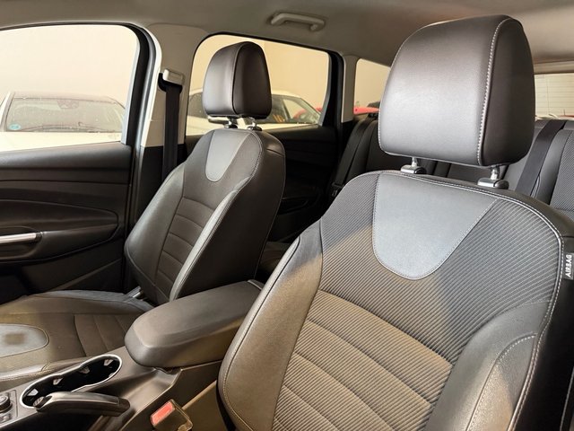 Ford Kuga 2.0 tdci 140cv AUTOMÁTICO TITANIUM