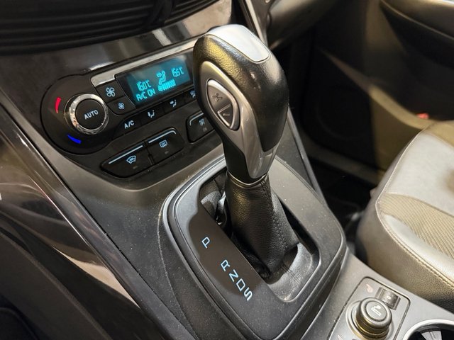 Ford Kuga 2.0 tdci 140cv AUTOMÁTICO TITANIUM