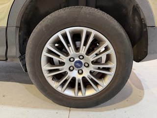 Ford Kuga 2.0 tdci 140cv AUTOMÁTICO TITANIUM
