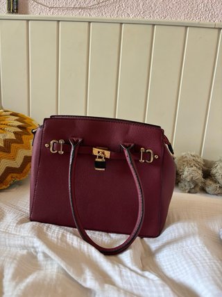 Bolso granate estilo Birkin – Elegante y espacioso
