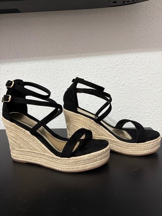 Cuñas negras con plataforma