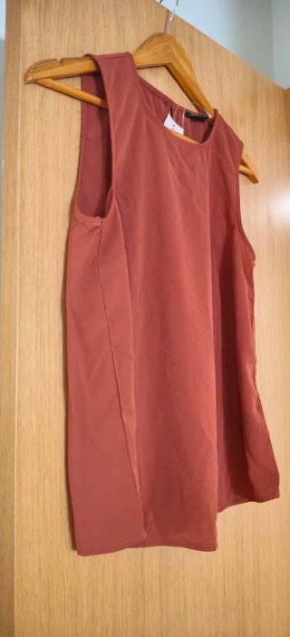 Blusa sin estrenar color teja Talla 36
