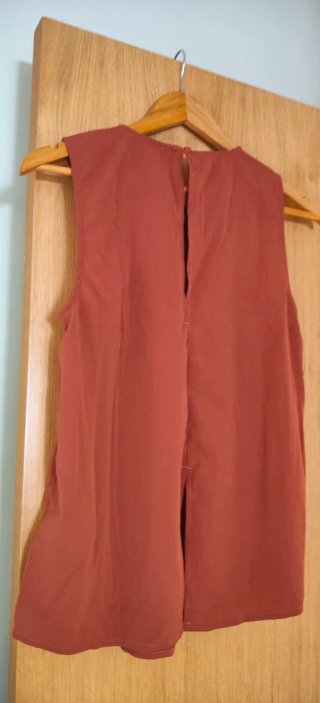 Blusa sin estrenar color teja Talla 36