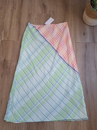 Falda midi Mango cuadros talla M